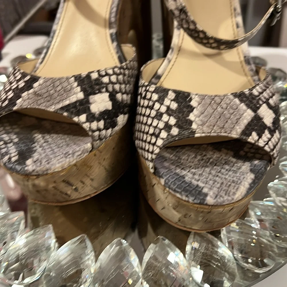 Marc Fisher Snakeskin Patterned Women's Sandals 8.5 - Picture 8 of 10